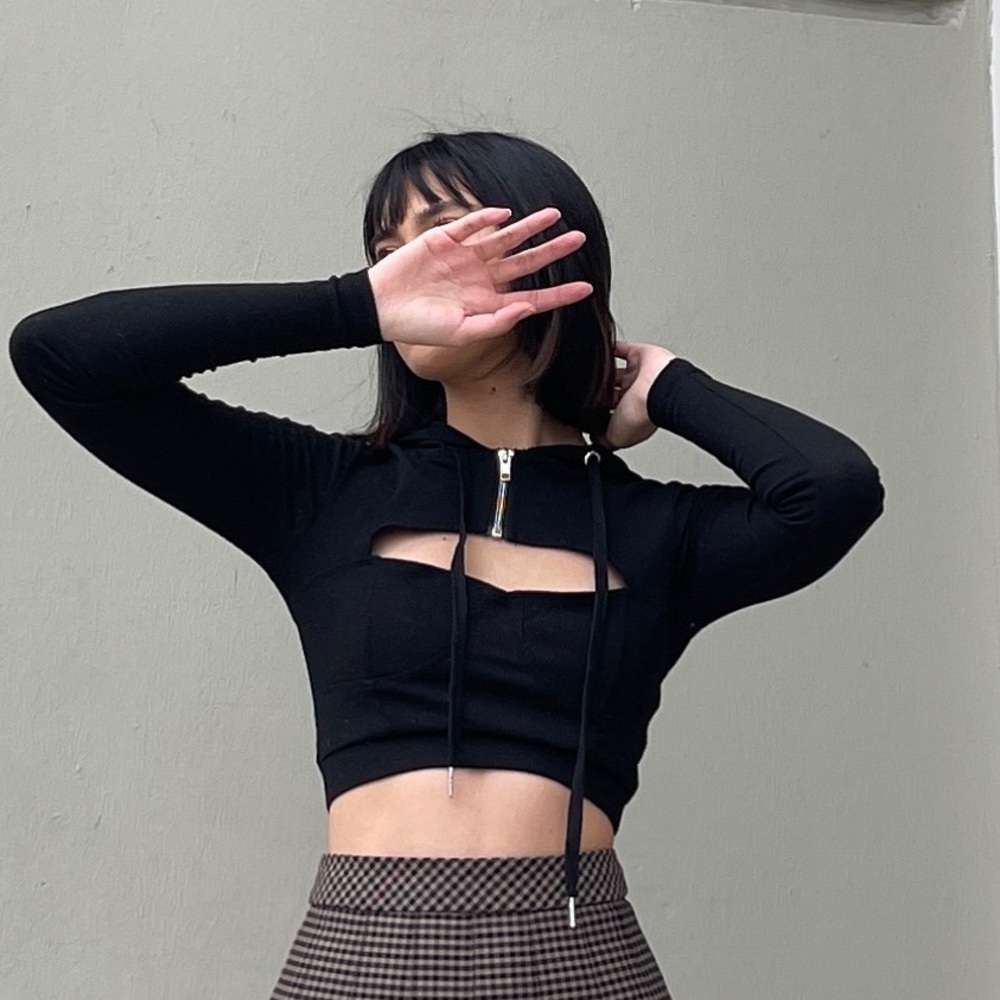 ADIKA  Black top